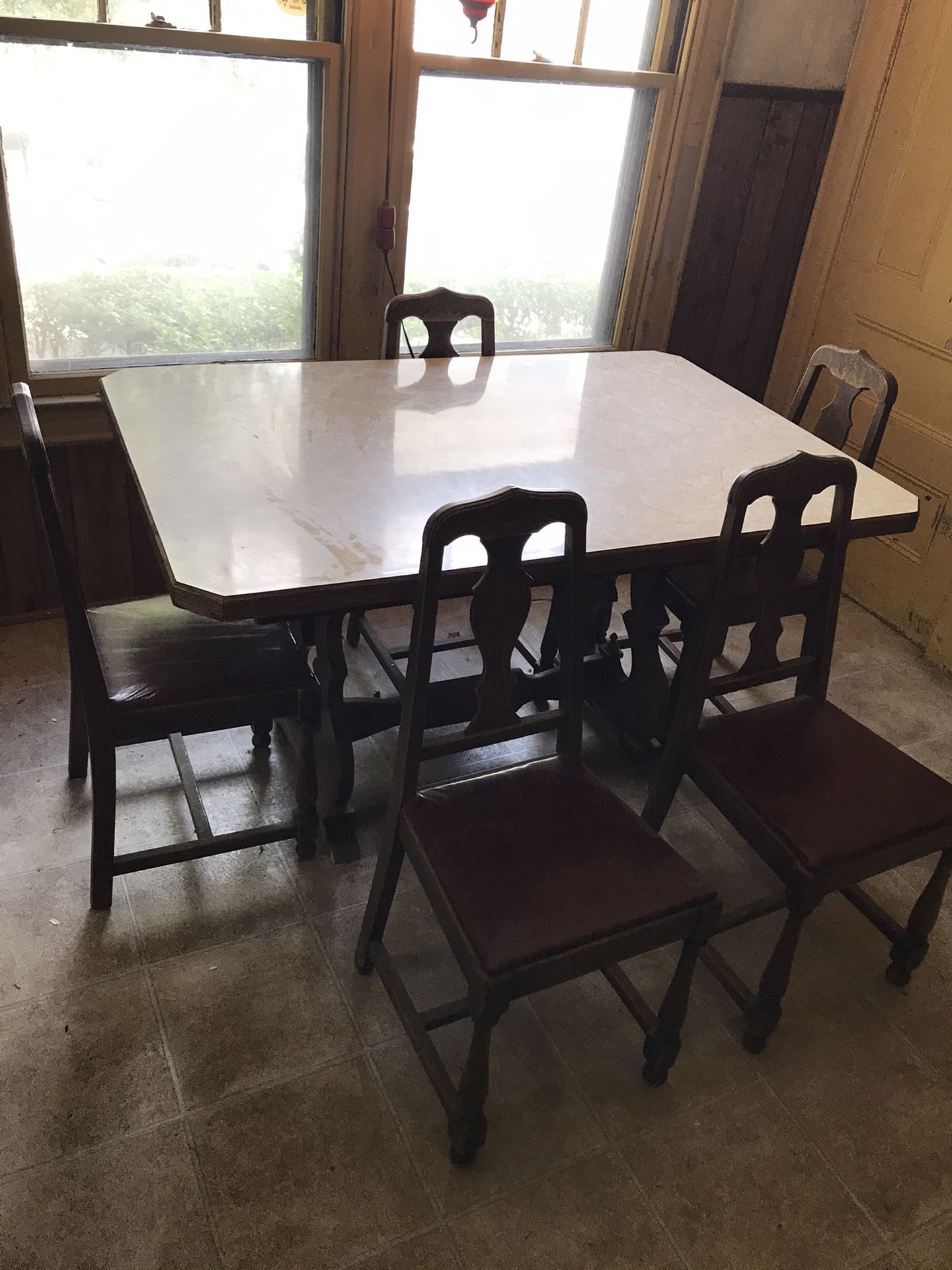 Antique Kitchen Table With  5 Matching Chairs  Beautiful Patina  