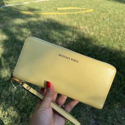 Michael kors wallet 