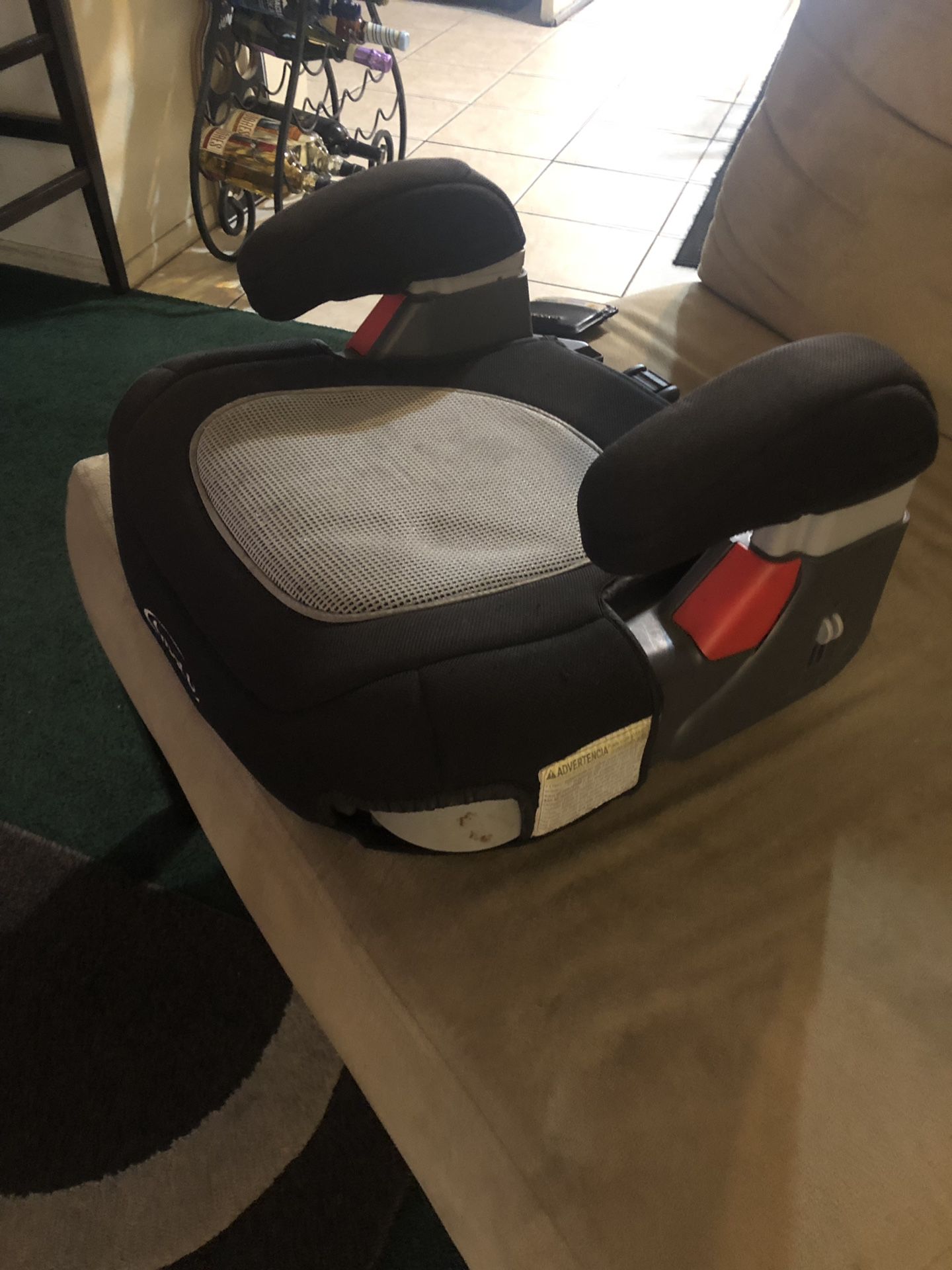 Backless Graco booster car seat