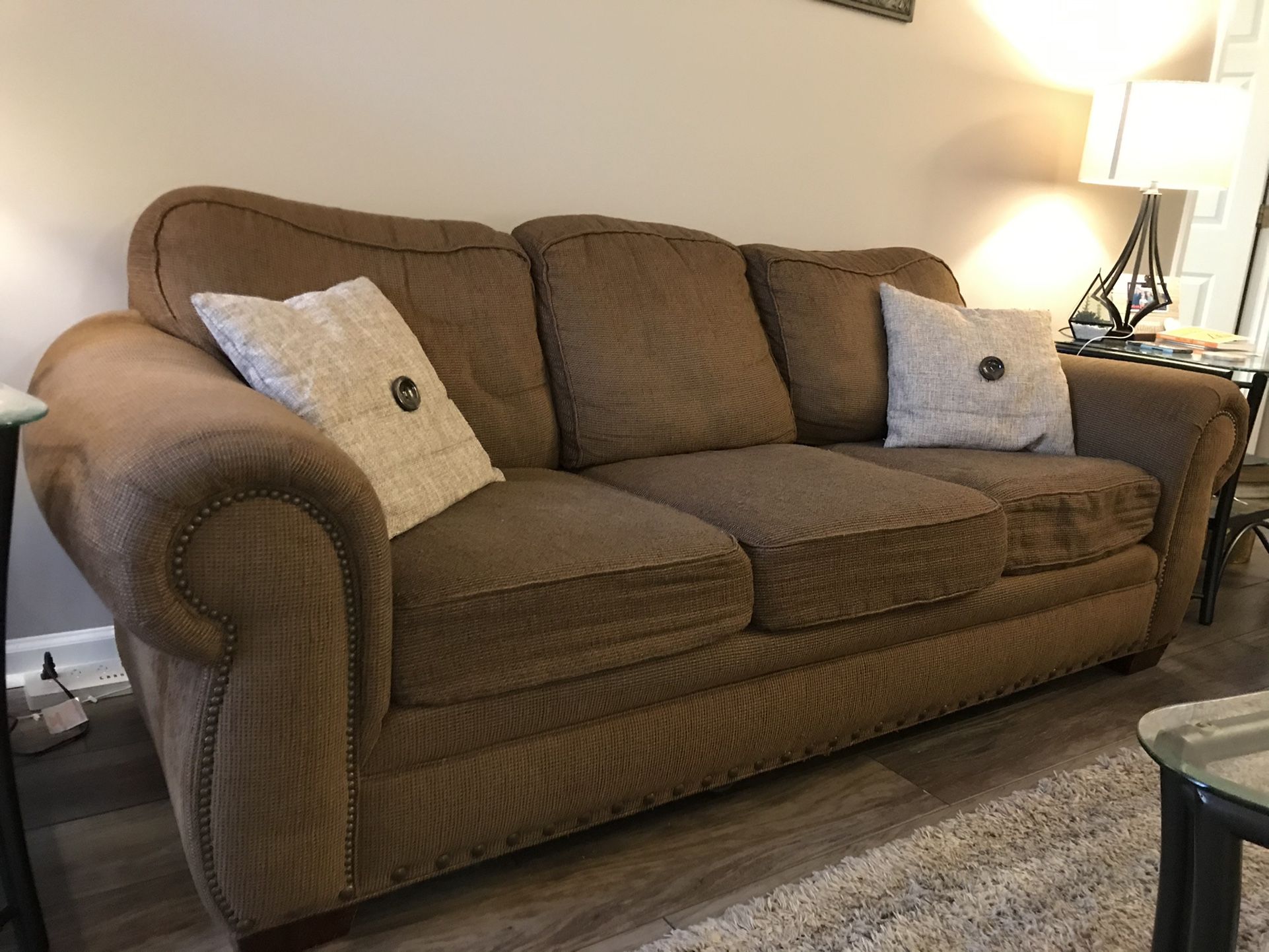 Broyhill Sofa Set With Covers
