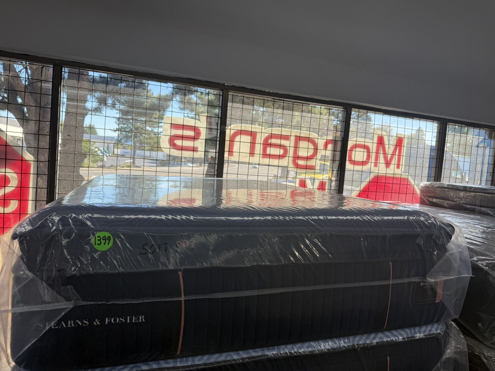 QUEEN SIZE STEARNS & FOSTER RESERVE (SOFT) PILLOW TOP MATTRESS & BOX SPRING BED SET