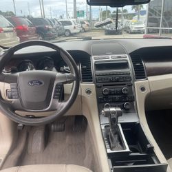 2011 Ford Taurus