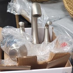 Pfister
Ladera 4 in. Centerset Double Handle Bathroom Faucet in Spot Defense Brushed Nickel