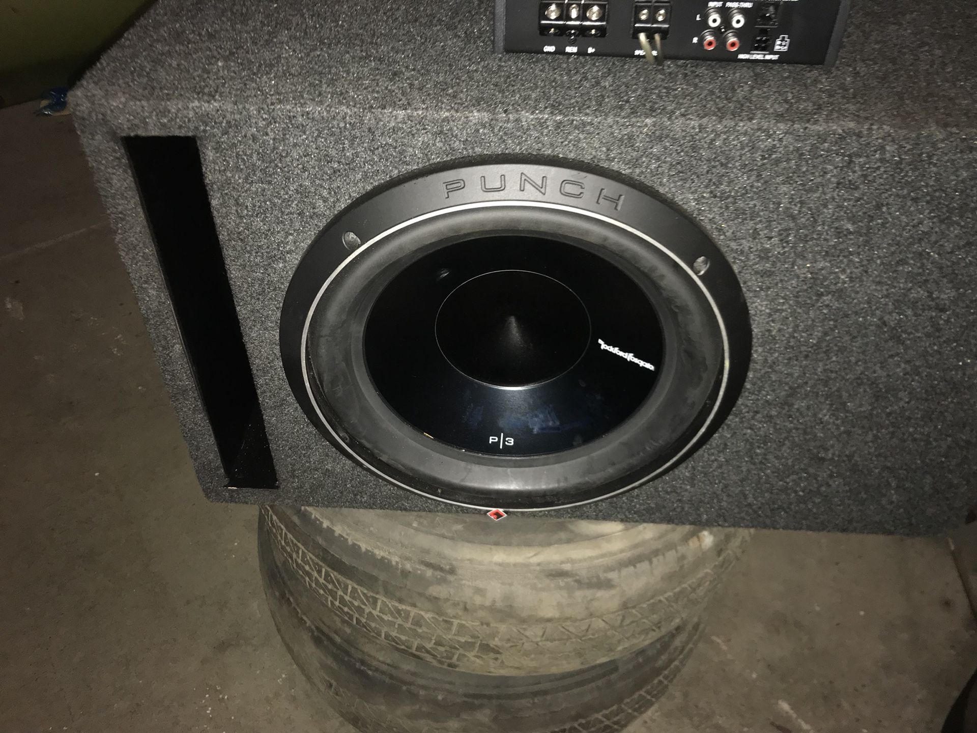 Fosgate 12 inch. P3 Wit. Fosgate 500.1 amp clean almost new set up loud