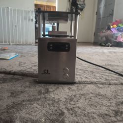 RosinBomb M-60 Rosin Press.