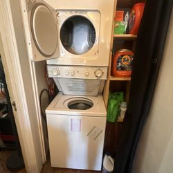 Washer Dryer Stacked Working