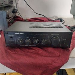 Radio Shack Realistic  Amplifier 120v
