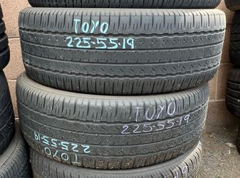 2x used tire 225/55/19 TOYO