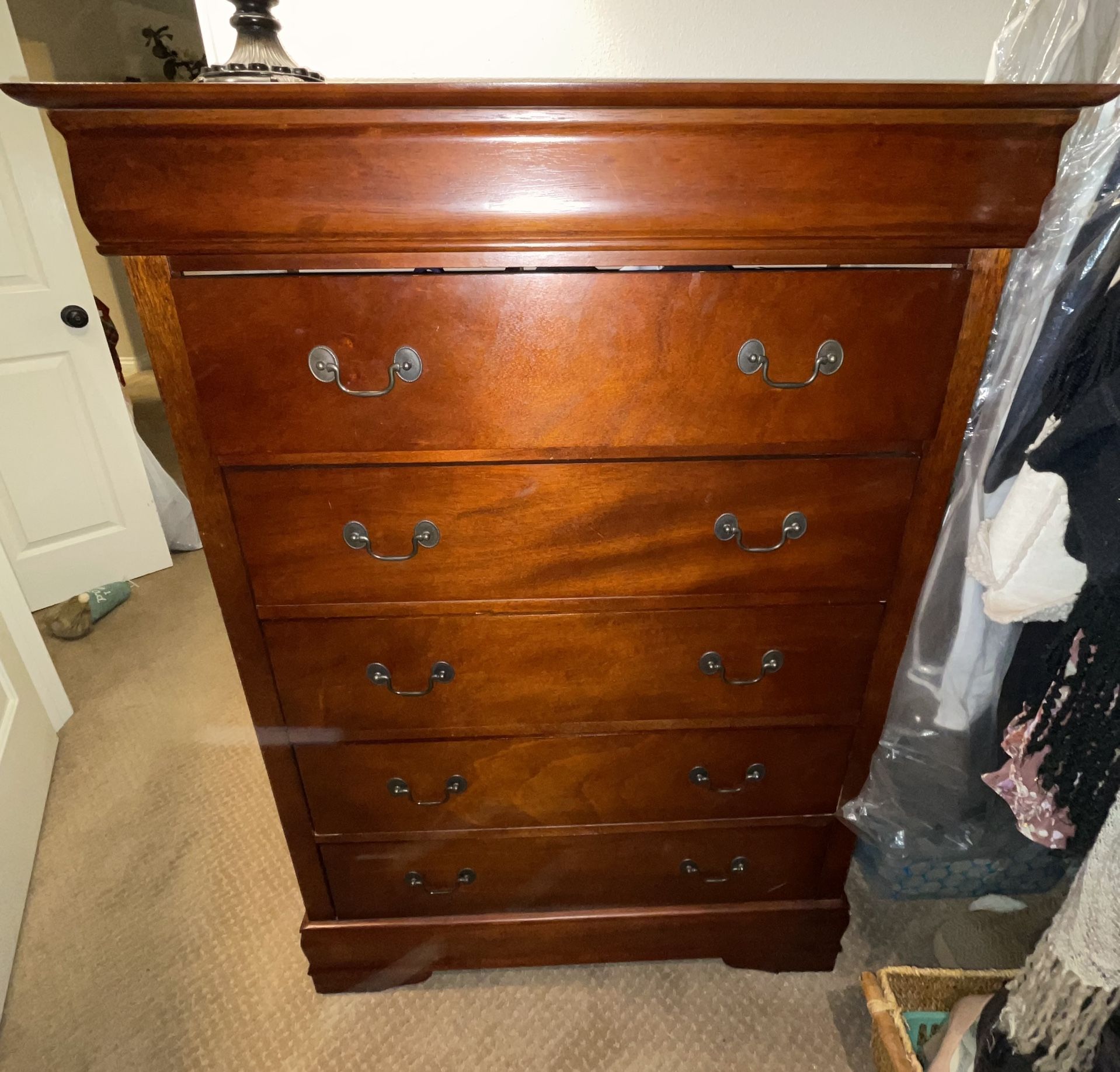 Dresser 