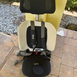 WayB Pico ultra compact Car seat