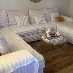 White/beige Couch
