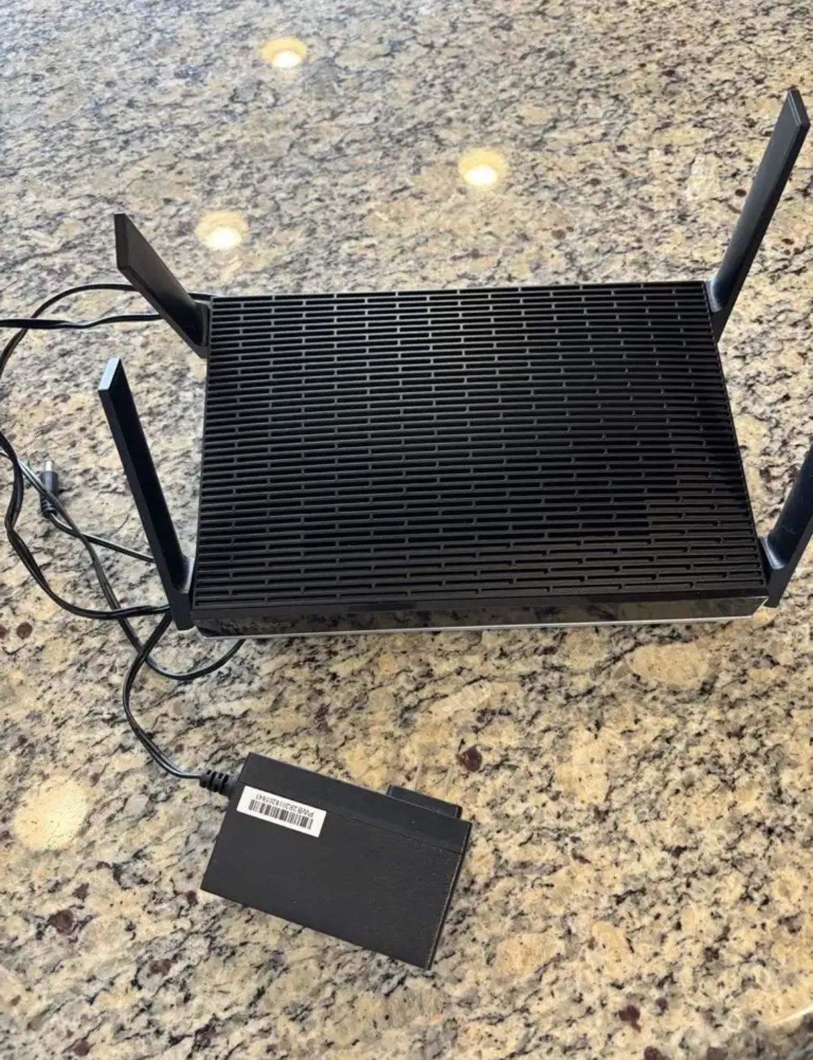 Wi-Fi Router from Linksys MR9600 with Power Adapter