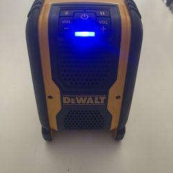 Dewalt Speaker with battery and charger