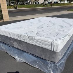 Cal King Organic Hybrid Cool Gel Memory Foam Mattress!!