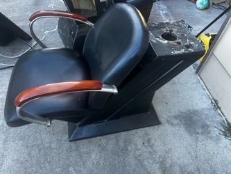 Salon chair