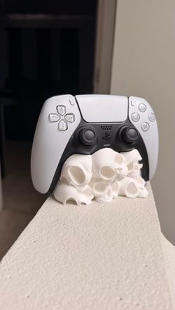 Skulls stand for ps5 controllers