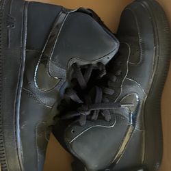 Nike 6.5Y/ Women Size 8