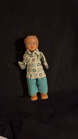 FREE WITH DOLL PURCHASE NO ARMS 