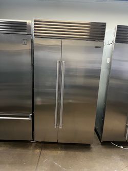 SUB ZERO 42”WIDE BUILT IN TWO DOOR REFRIGERATOR STAINLESS STEEL REFRIGERATOR