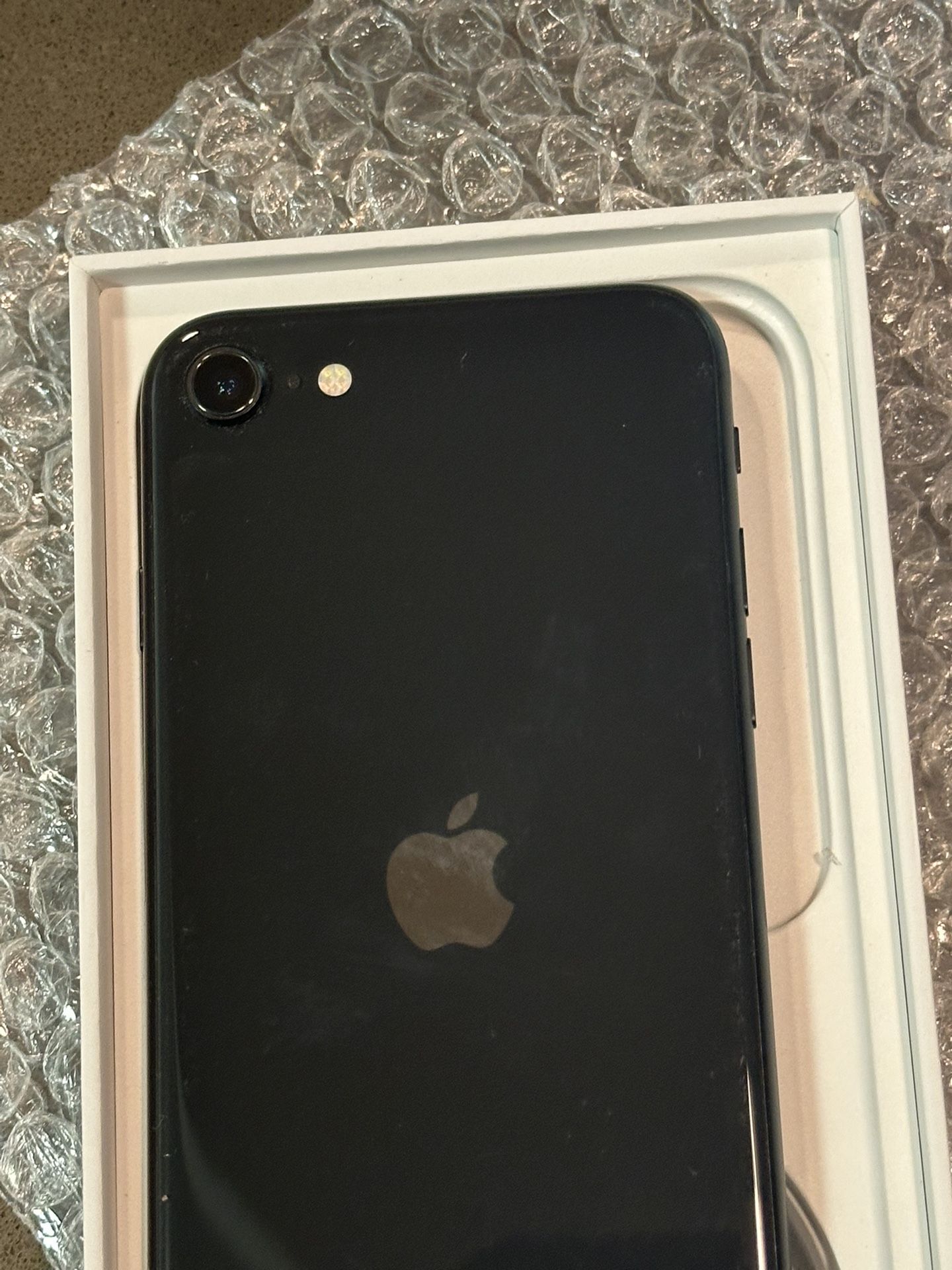 iPhone SE 128GB 2nd Generation 2024 Edition UNLOCKED 