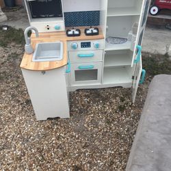Play Kitchen