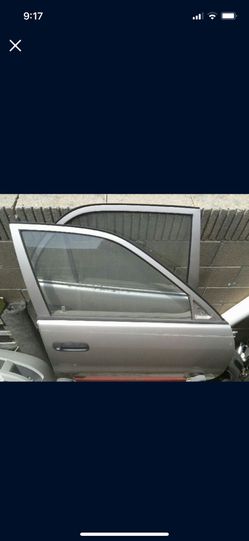 1999 Toyota Carolla Front Doors
