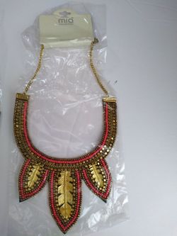 Mia necklace collection. 1 Dozen $60