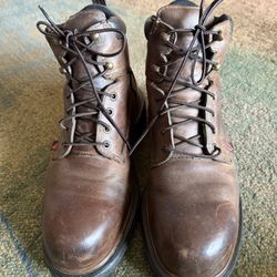 SIZE 10.5 REDWING BOOTS (STEEL TOE)