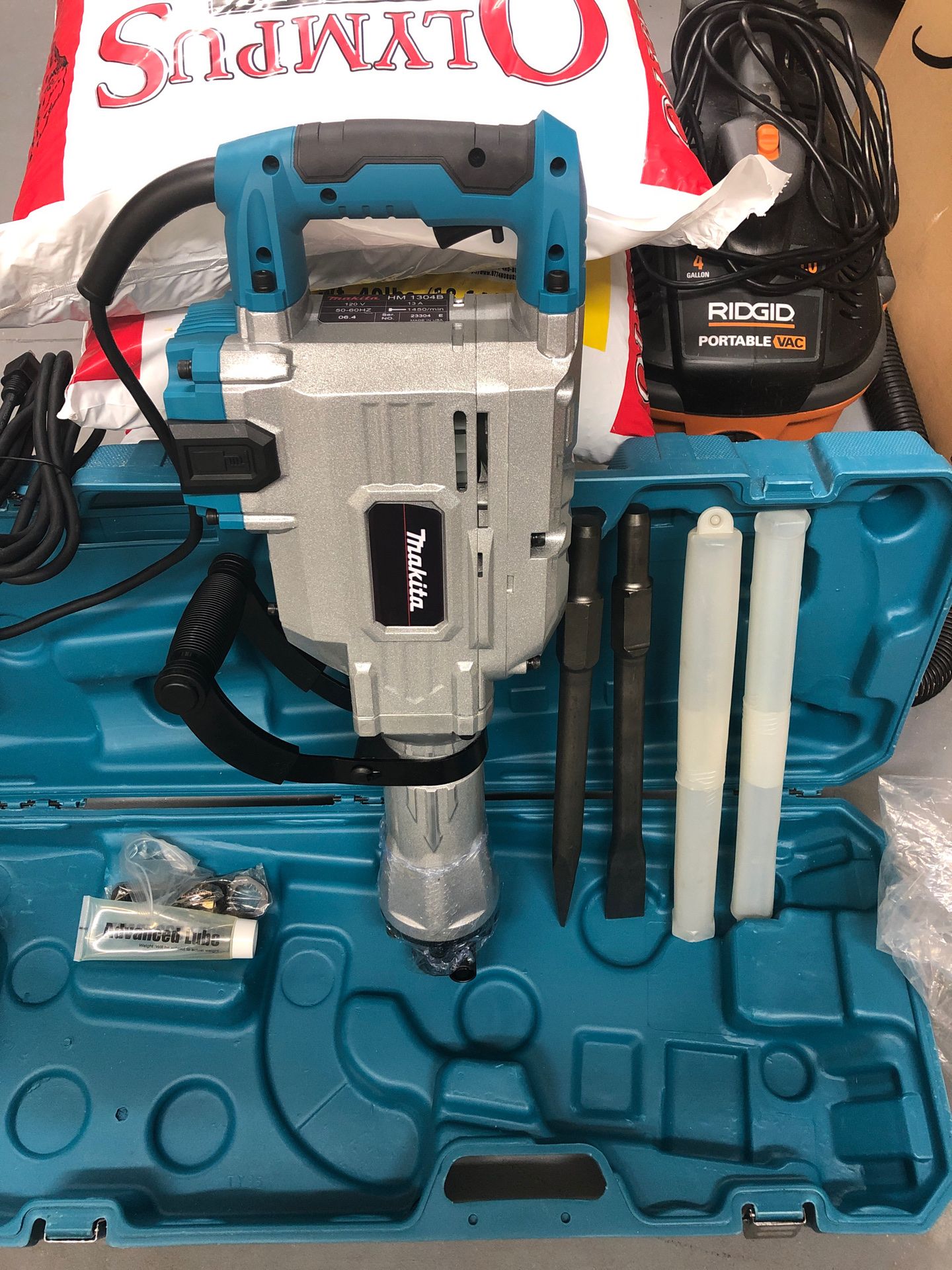 Makita 35 Lb jack hammer