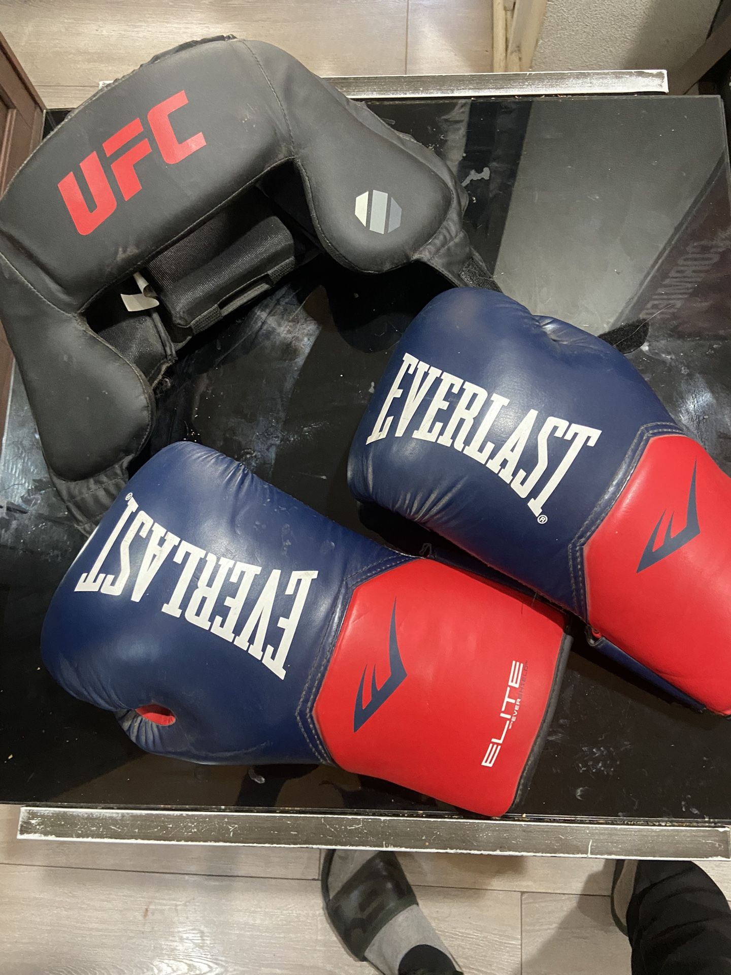 Everlast Brand New Boxing Gloves And Ufc Sparring Headgear