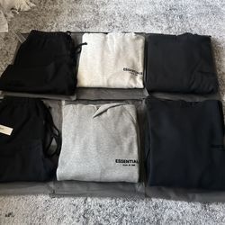Essential Hoddie