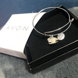 Avon precious charms bracelet 