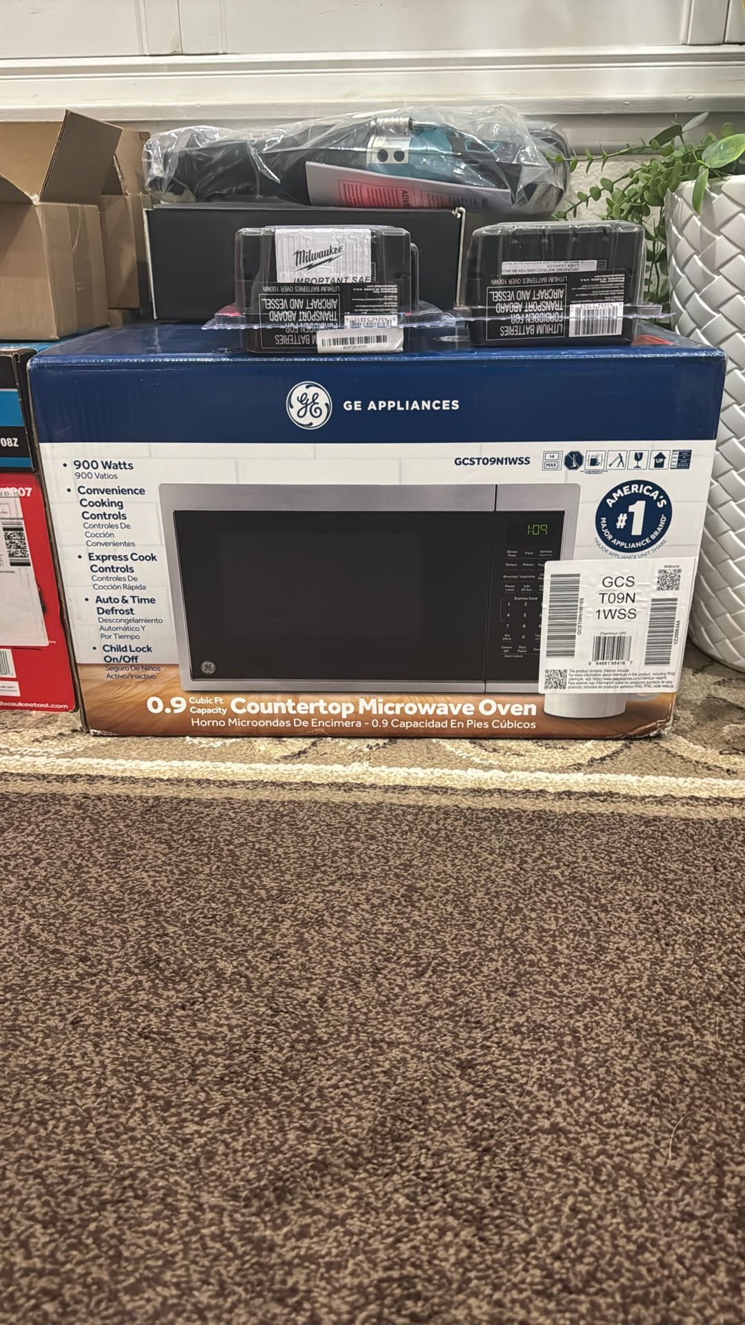 GE Microwave Oven NEW