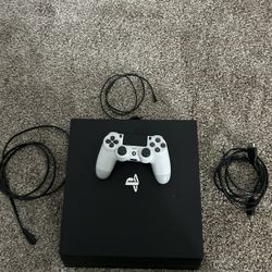 Ps4 Pro 1TB (Barely used , pretty much new)