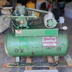 speedair 30gal 220v trabajando bien twngo video donde esta trabajando por si quieren verlo 