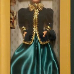 Vintage 1996 "Yuletide Romance" Barbie