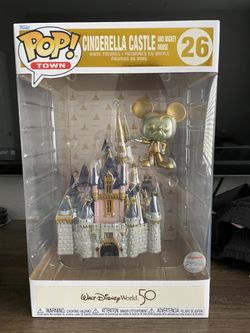 NEW Cinderella Castle And Mickey Mouse Funko Pop