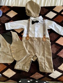 Baby gentlemen’s suspender outfit size 6 month