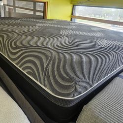 Mattress and box spring king size
