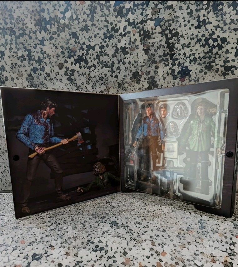 Brand New Evil Dead Double Figure Set Ash & Cheryl 