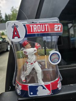 Mike Trout imports dragons