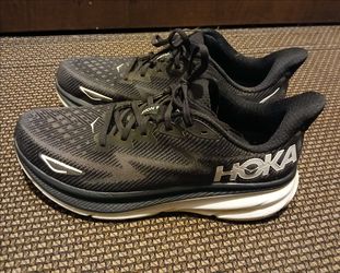 Hoka Clifton mens sneakers/ running shoes size 11