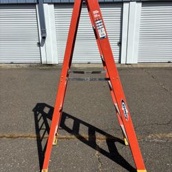 8FT Werner Ladder 300lb Rating