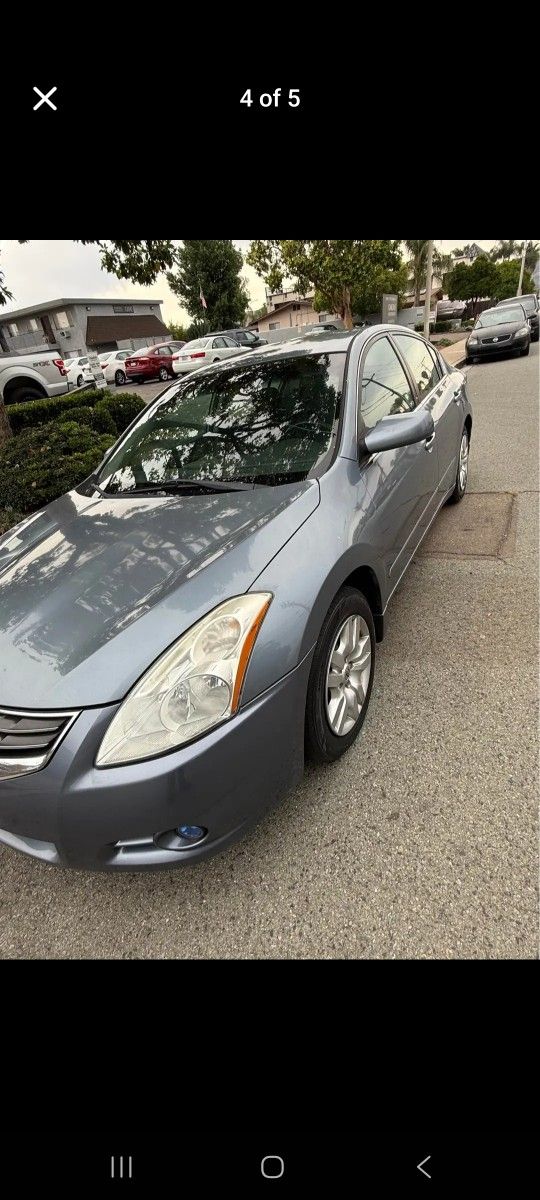 Nissan Altima