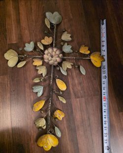 Metal wall cross decor