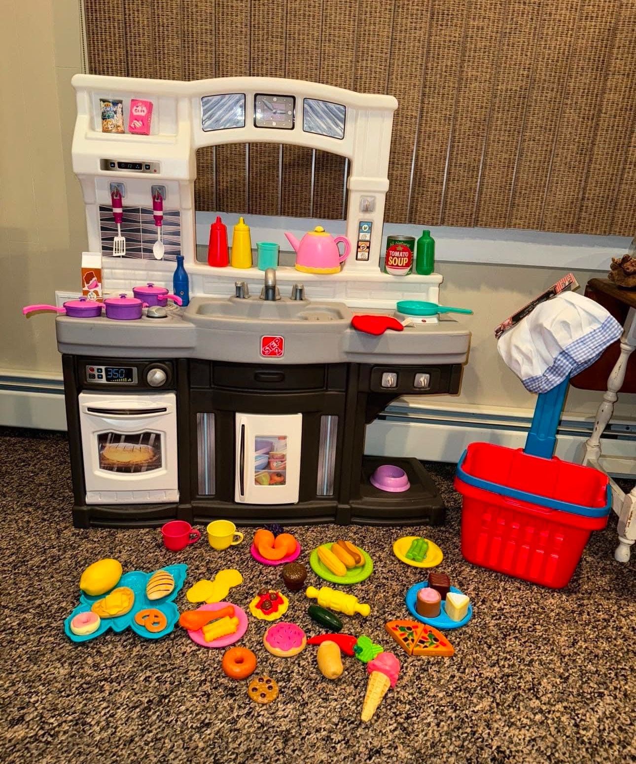 Step 2 Kitchen and Accessories