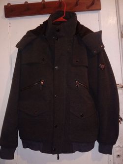 Hurry now COOGI JACKET IN GREAT SHAPE LIKE NEW SIZE LARGE