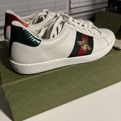 Gucci New Ace Bee Embroidered Sneakers – Men’s Size 10 (Like New, Worn Twice