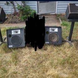 Older Yamaha Concert Speakers Will Not Separate