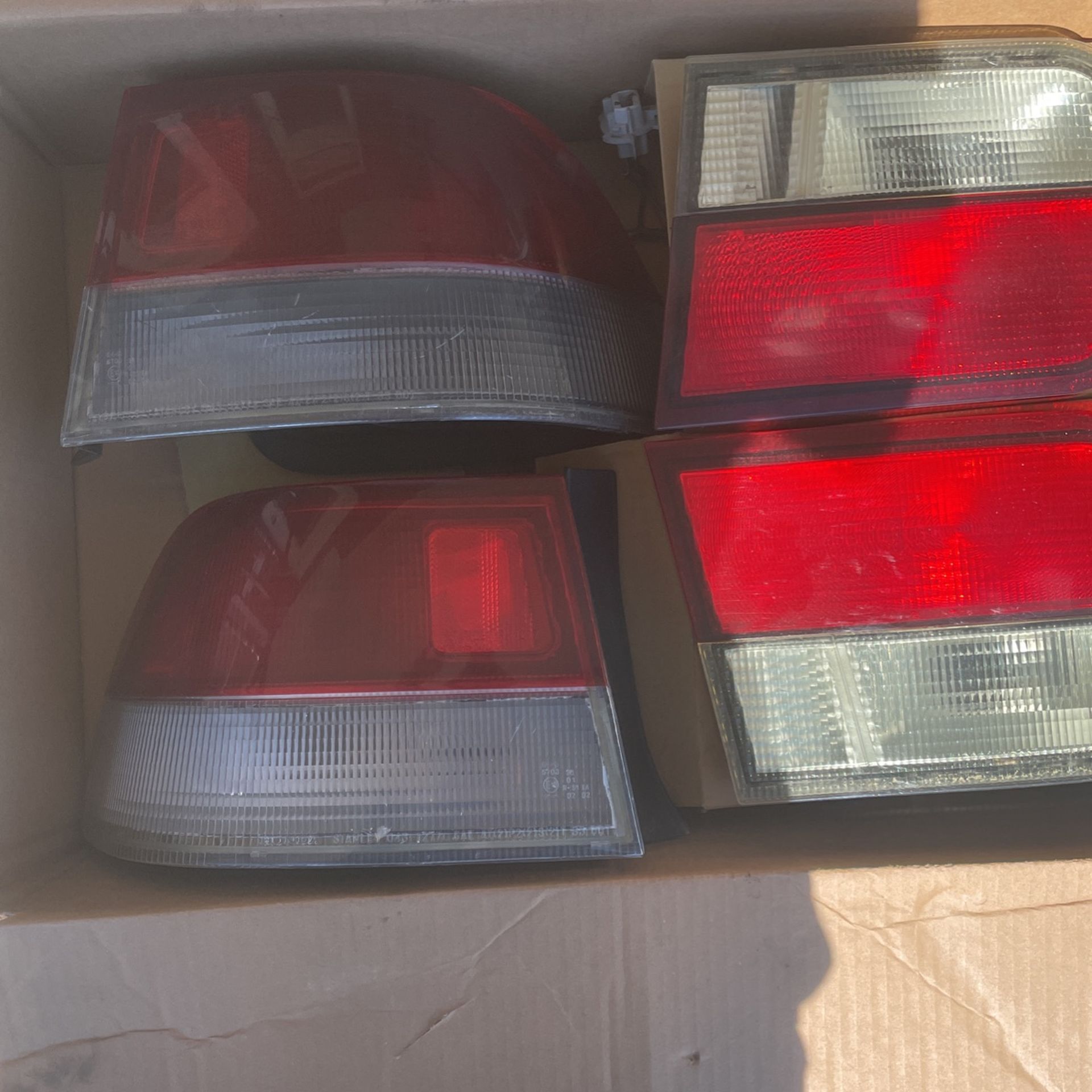 97- 2000 Honda Civic tail lights